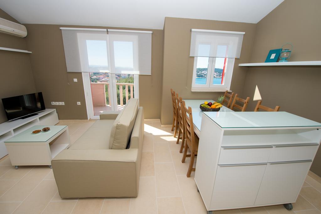 Apartments Gazebo Trogir Ruang foto
